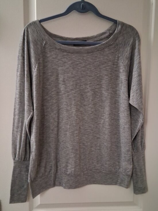 Saint Grace Tops - Saint Grace Women's Heather Gray Scoop Neck Long Sleeve Top SZ L